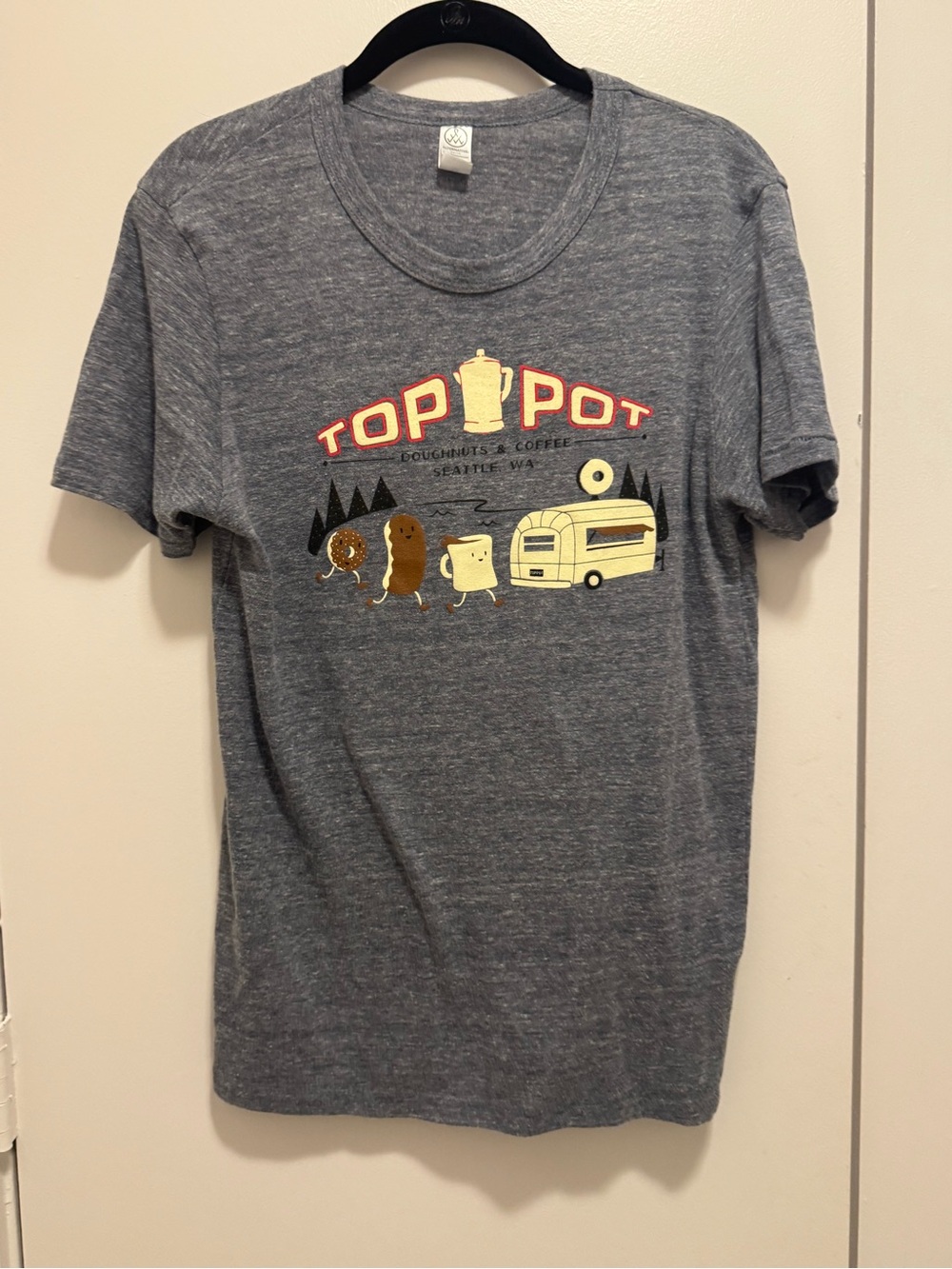 Top Pot Doughnuts & Coffee Seattle WA Graphic T-Shirt Men’s Adult Medium NWOT